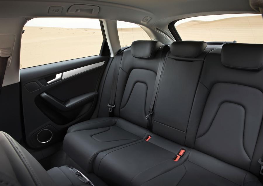 Интерьер Audi A4 Allroad 2.0T Quattro (B8, 8K) 2009 года  (фото 36 из 47)